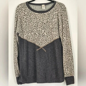 NWOT Leopard print long sleeve pullover top charcoal womems size small soft knit